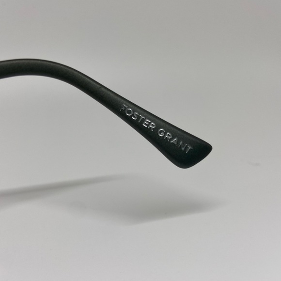 Foster Grant Max Block 100% UVA-UVB Polarized - Picture 13 of 15